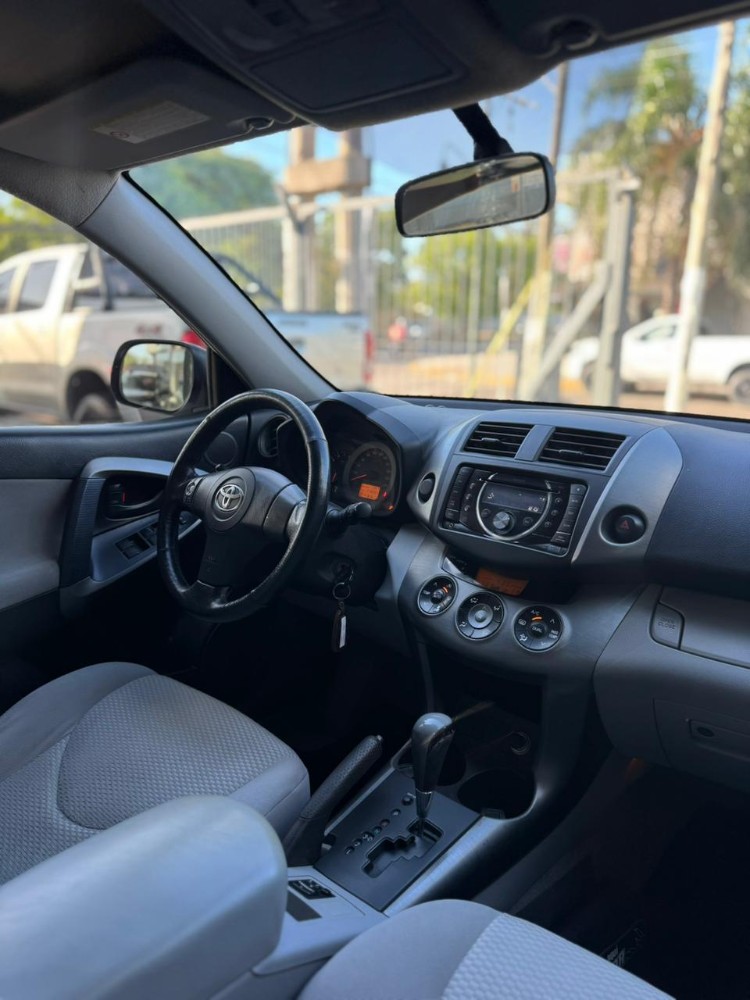 Toyota RAV4 SR5 — foto 13